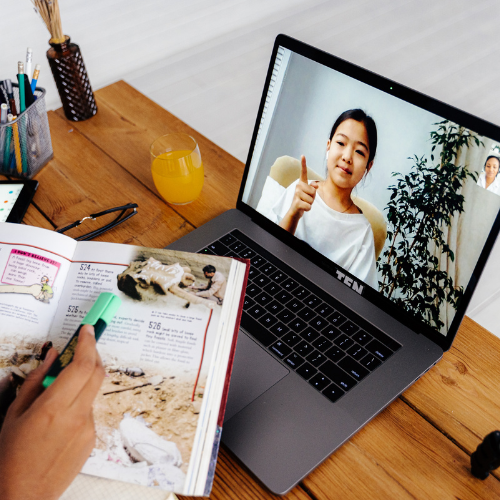 career opportunity for woman in online teaching